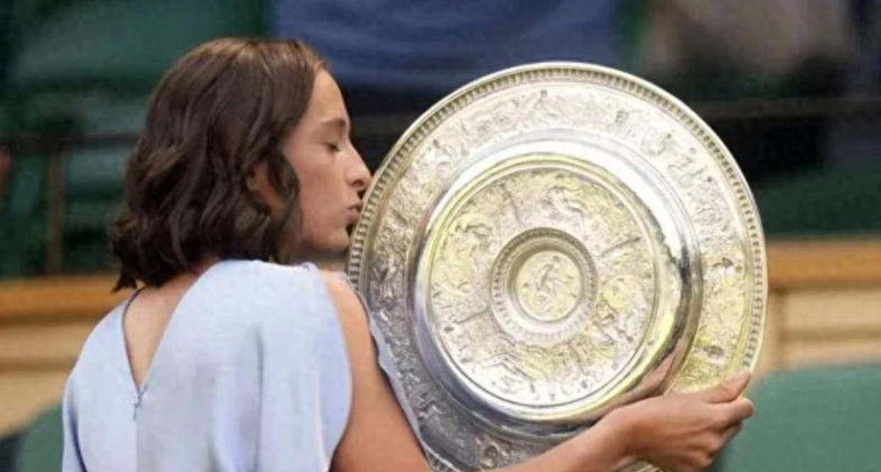 不要脸的美国观众和双标大王韩国媒体别无二致，他们不仅疯狂攻击德约科维奇，还肆无忌惮干扰斯瓦泰克比赛，暴露出体育精神的双重标准