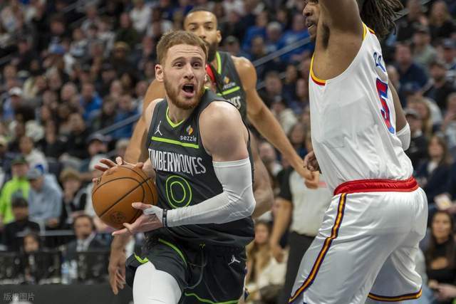 美记：火箭积极补强后卫线 ，斯通瞄准28+6+8超级控卫，辅助杜兰特