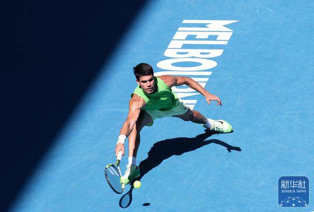 网球丨澳网：阿尔卡拉斯晋级男单决赛