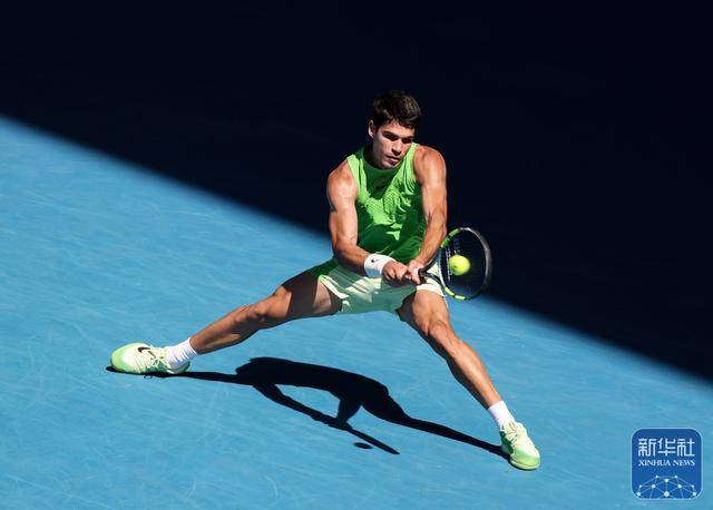 网球丨澳网：阿尔卡拉斯晋级男单决赛